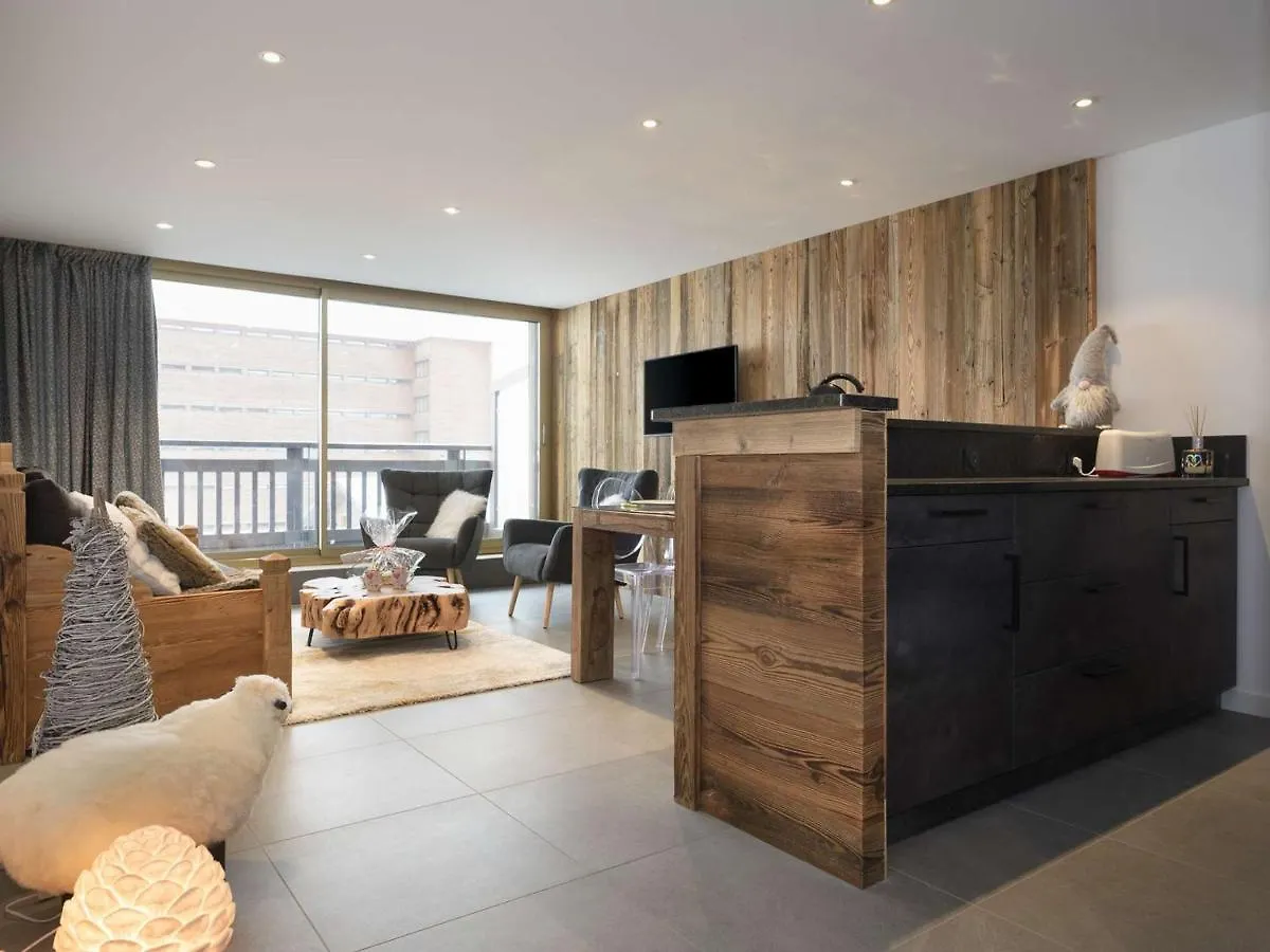 Appartement Renove, Skis Aux Pieds, 6 Pers, Courchevel 1650 - Balcon Sud, Cosy Et Familial - Fr-1-631-151 0*,  France